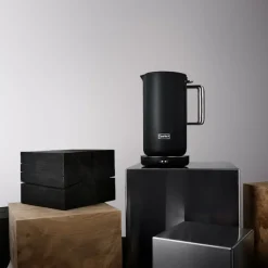 Kettle vannkoker svart
