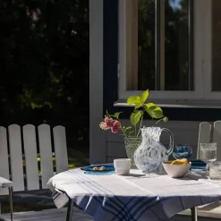 Klassisk spisestuesett med bord B31, hagebenk og 2 lenestoler