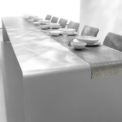 La Grande Table