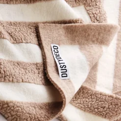 Labyrinth Throw