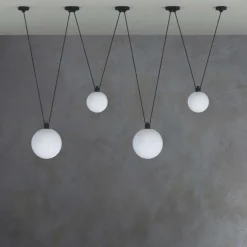 Les Acrobates de Gras No 324 - Glass Ball