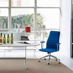 Lotus Medium Chair