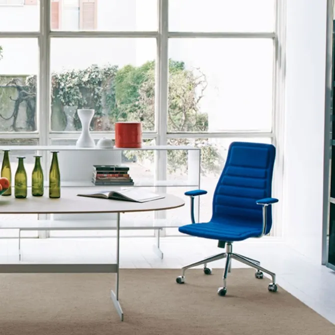 Lotus Medium Chair