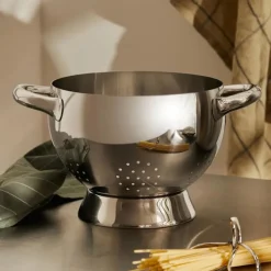 Mami Colander
