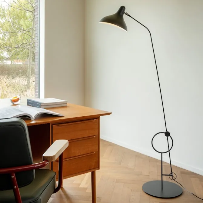Mantis BS8 L Floor Lamp