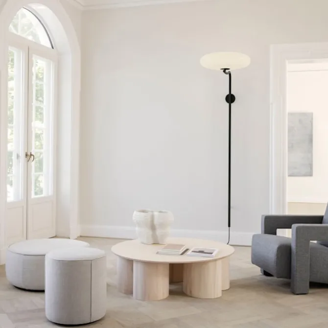 Model 2065 Wall With Plug