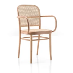 N. 811 Armchair