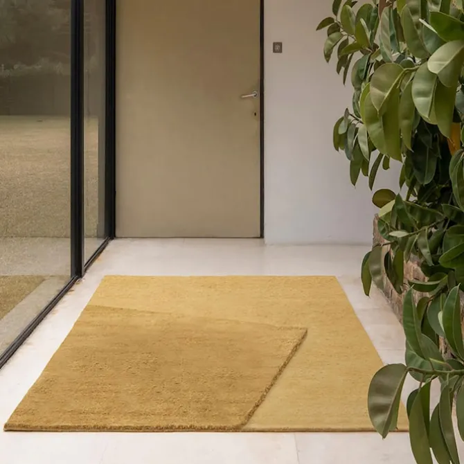 Oblique Rug Amber Pattern C