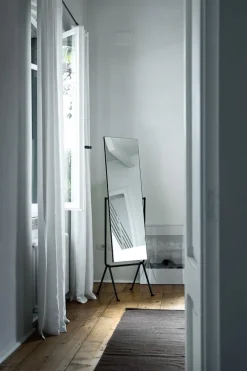 Officina Mirror