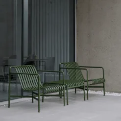 Palissade loungegruppe med 2 loungestoler & lavt tredgårdsbord