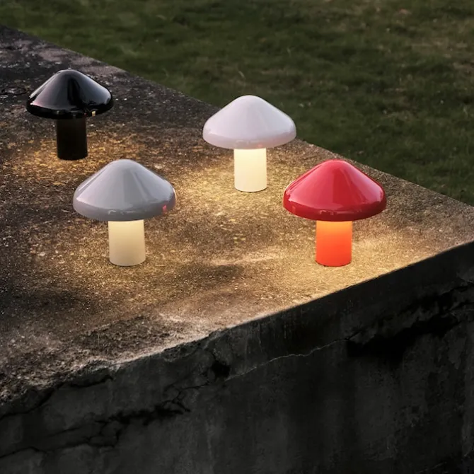 Pao bærbar bordlampe