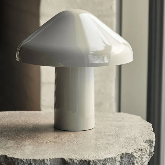 Pao bærbar bordlampe