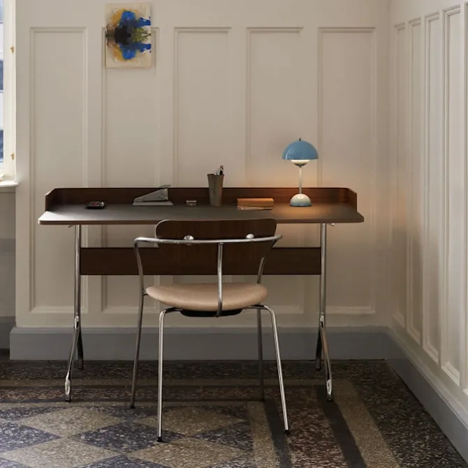 Pavilion Desk AV17