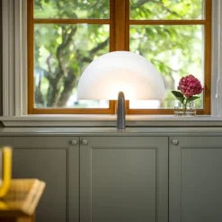 Pavo Table Lamp