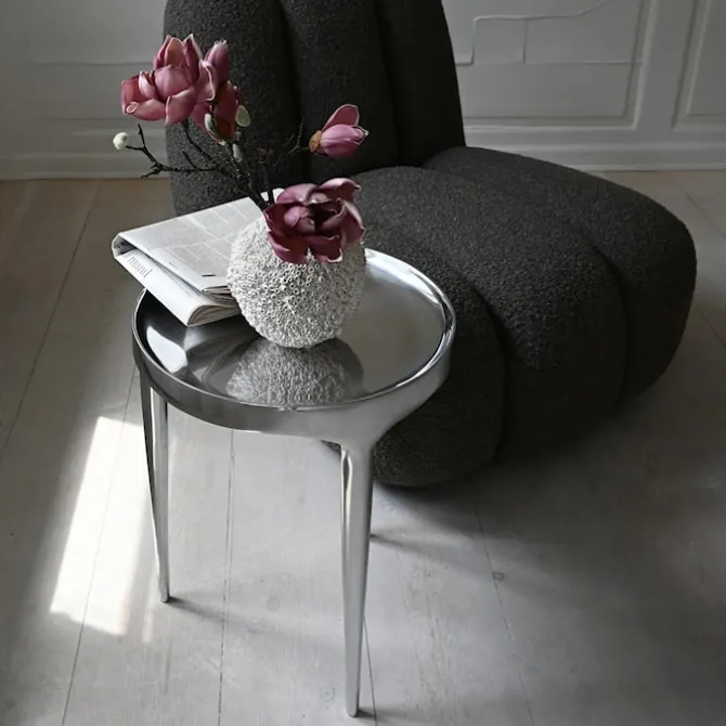 Phantom Table