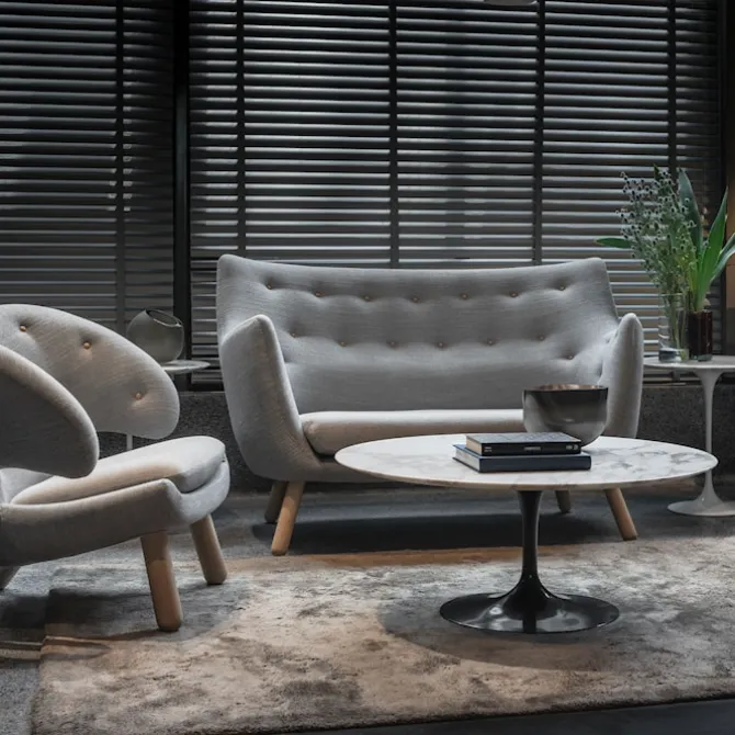 Poet sofa Dark oiled oak