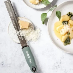 Premium classic zester