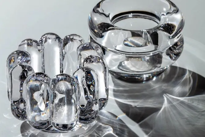 Press Vertical Tealight Holder