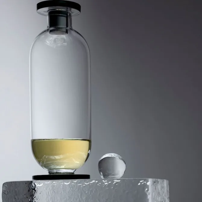 Puck Decanter