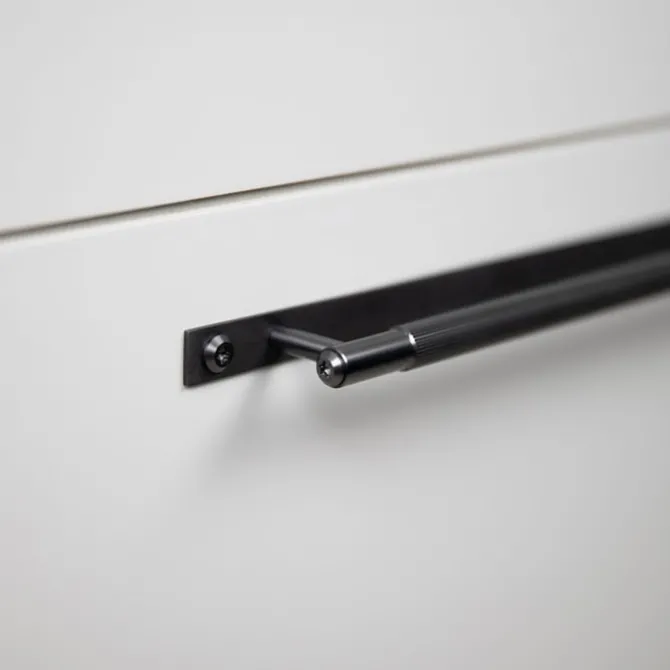 Pull Bar Plate Linear Medium