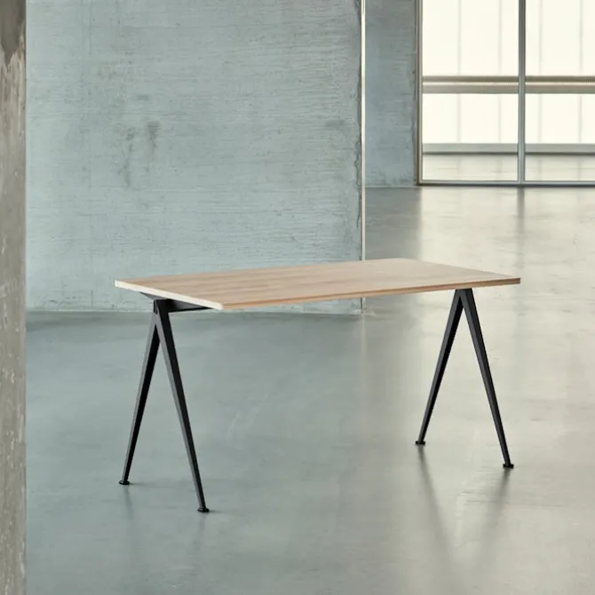 Pyramid bord 01 75 x 140 cm Black