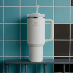 Quencher Tumbler med sugerør 1,18 l