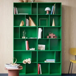 Read Spacious Bookshelf - Plinth H3 cm