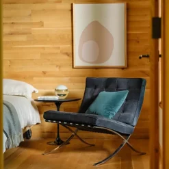 Saarinen Oval Sidebord White