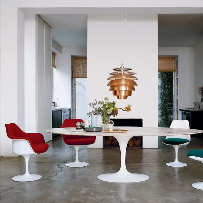 Saarinen Oval spisebord 244 cm White