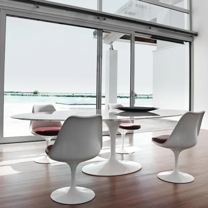 Saarinen Oval spisebord 244 cm White