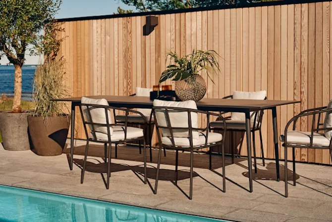 Saltö Dining Table