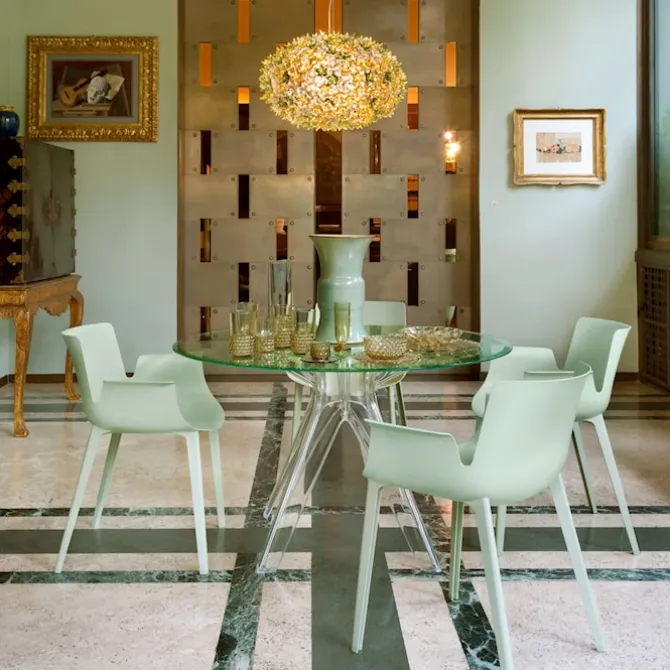 Sir Gio Table