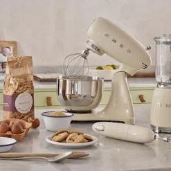 Smeg Stand Mixer Full Color Creme