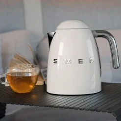 Smeg Variable Temperature Kettle Cream