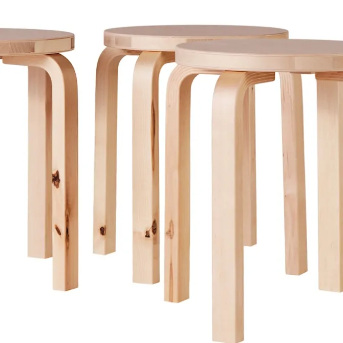 Spesialutgave av Stool E60 Wild Birch, signert Formafantasma