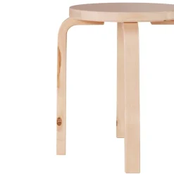 Spesialutgave av Stool E60 Wild Birch, signert Formafantasma