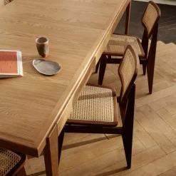 S-Table spisebord
