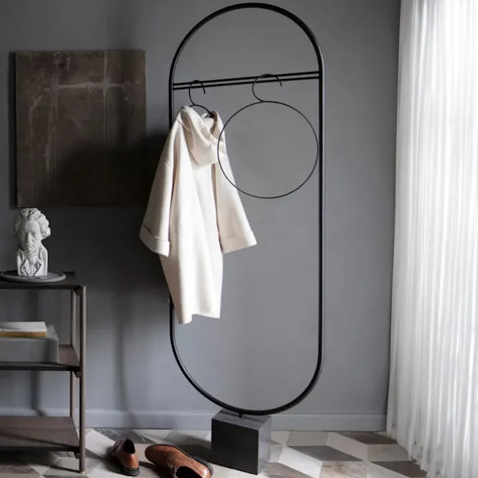 Stand Out Coat Stand
