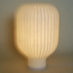 Strand bordlampe 59 cm hvit