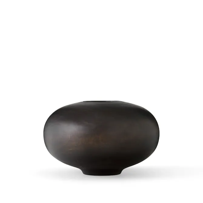 Surround vase