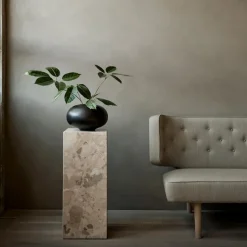 Surround vase