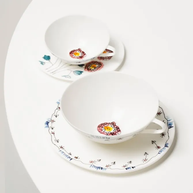 Tea Cup & Saucer Anemone Milk