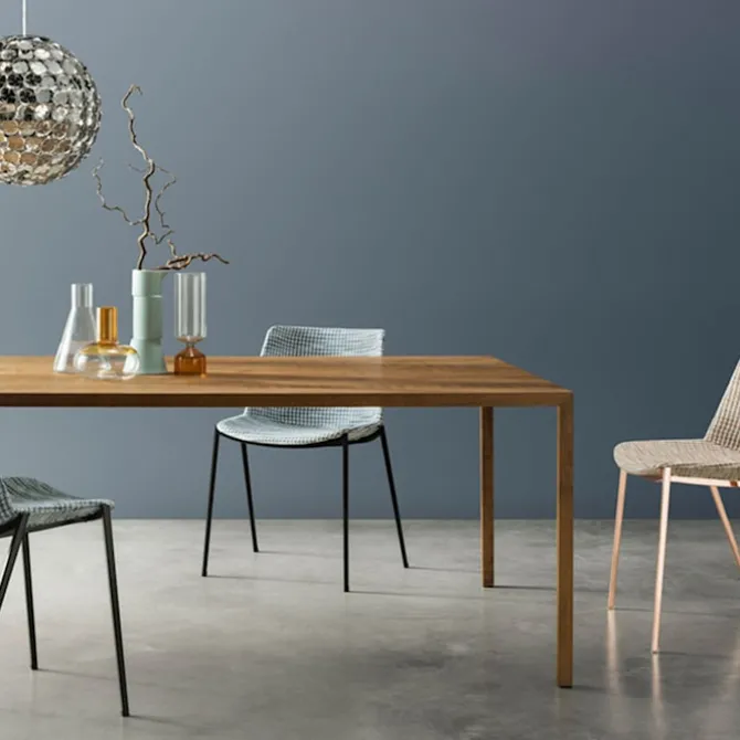 Tense Material Table Carbonized Wood