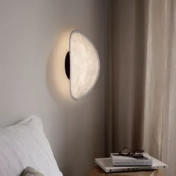 Tense Wall Lamp