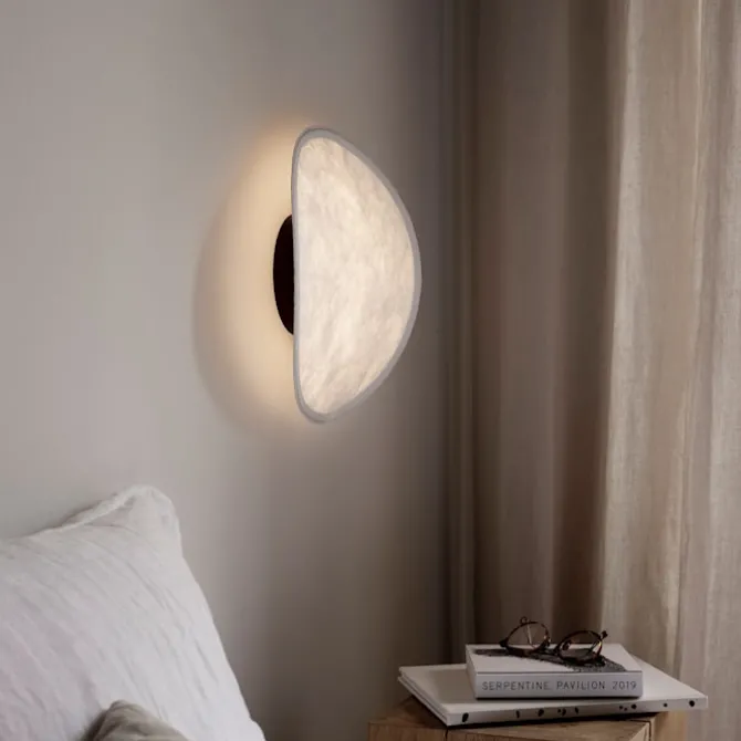 Tense Wall Lamp