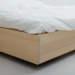 The Floating Bed V2 Natural White &amp; Bed Slats