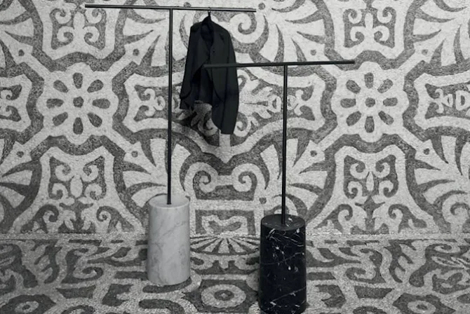 Tonbo Coat Hanger