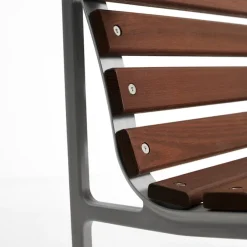 Traverse loungebenk med armlener