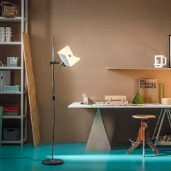 Triedro Floor Lamp