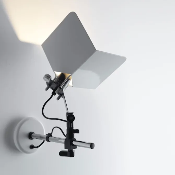 Triedro Wall Lamp